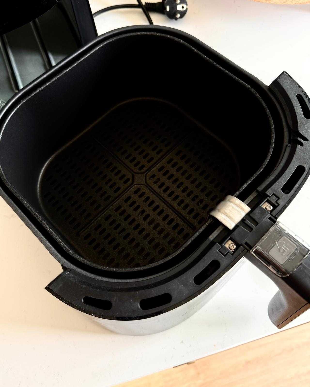 Airfryer friteuza cu aer cald Philips HD9280/90 capacitate 6.2L ca NOU