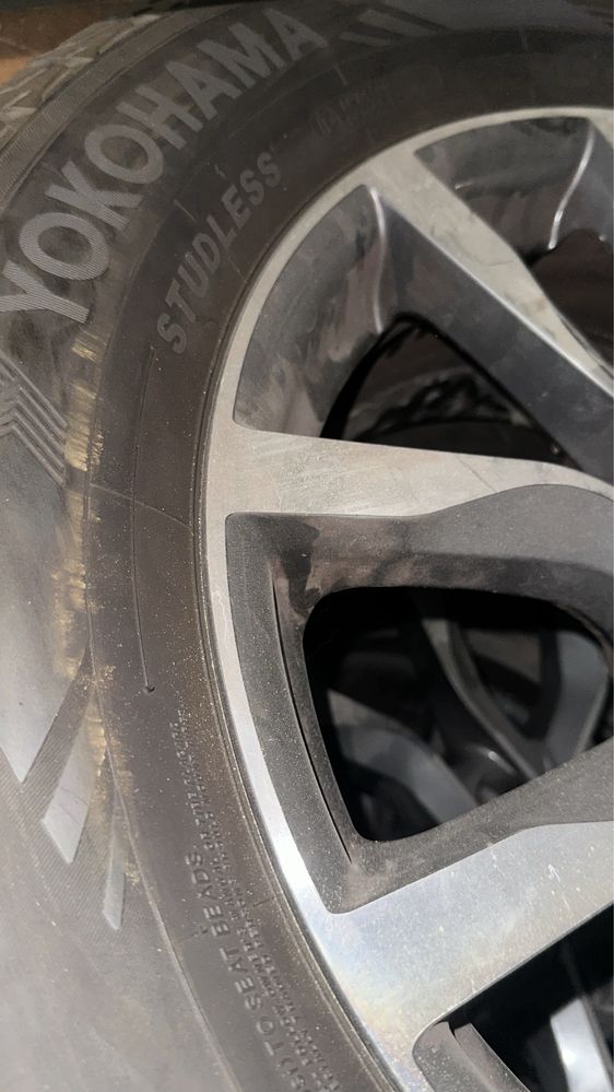 4бр джанти със зимни гуми TOKOHAMA  275/55/19
