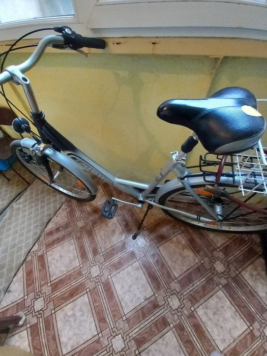 Vând bicicleta de dama