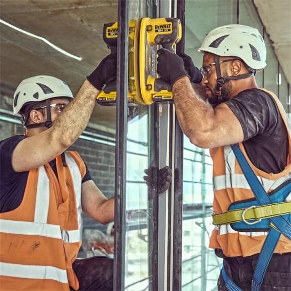Акумулаторна вендуза DEWALT DCE590N 18V
