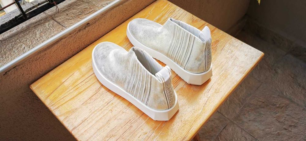 Оригинални маркови дамски маратонки/ сникърси VOILE BLANCHE - 37 номер