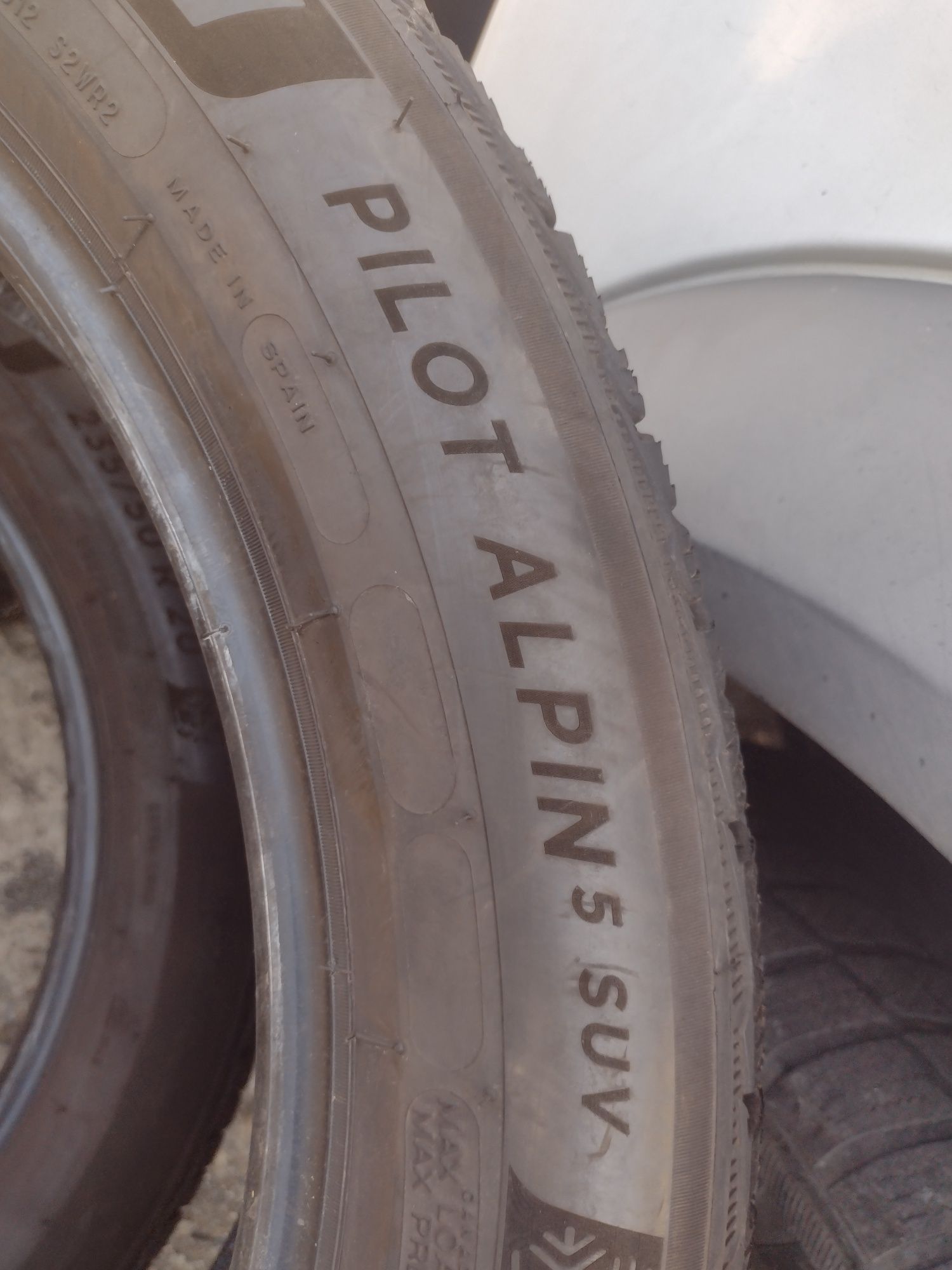 Топ състояние 2бр.235/50/20 Michelin PA5 suv dot2823