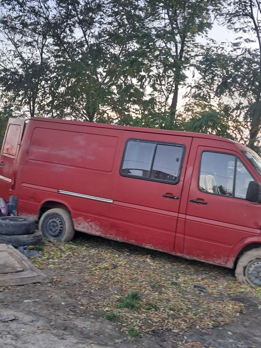 Vând  wolzvageen lt fără acte motor  10 /10 pt mai multe detalii  prv