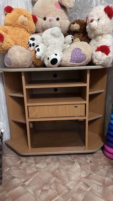 Продам тумбочку