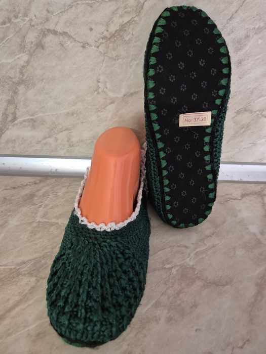 Ръчно плетени терлици с подметка