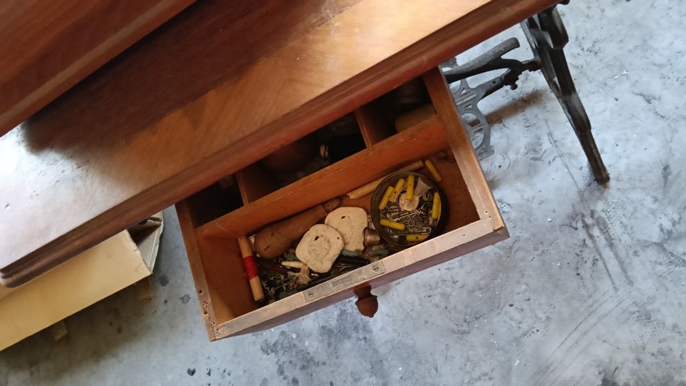 Mașină de cusut Pfaff de epocă.