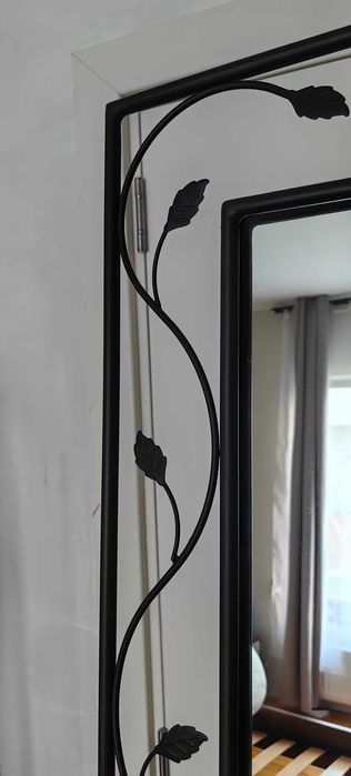 Огледало с рамка от ковано желязо