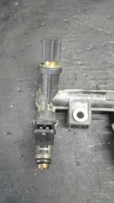 rampa cu injectoare 1.1 b 187a1000 fiat panda 2 punto bravo 3219018301