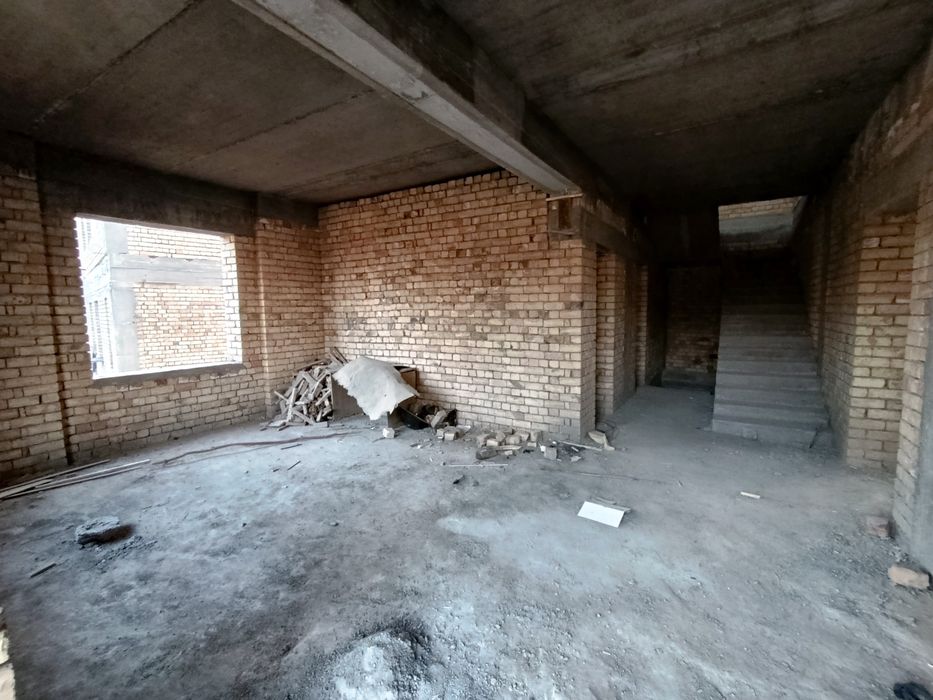 Yangi qurilgan uy sotiladi. Продается новый дом