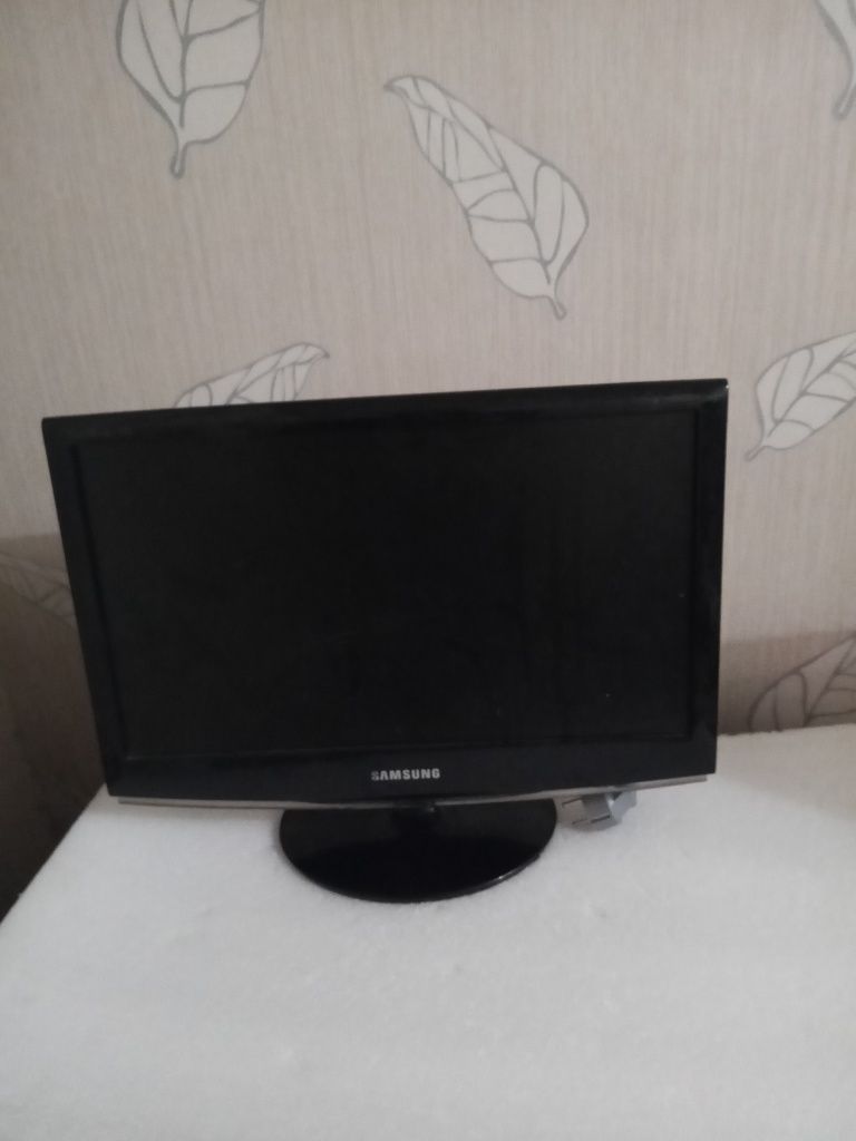 Продам монитор .