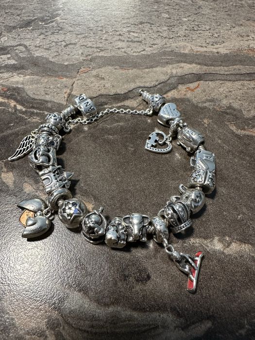 Pandora bratara cu charmuri