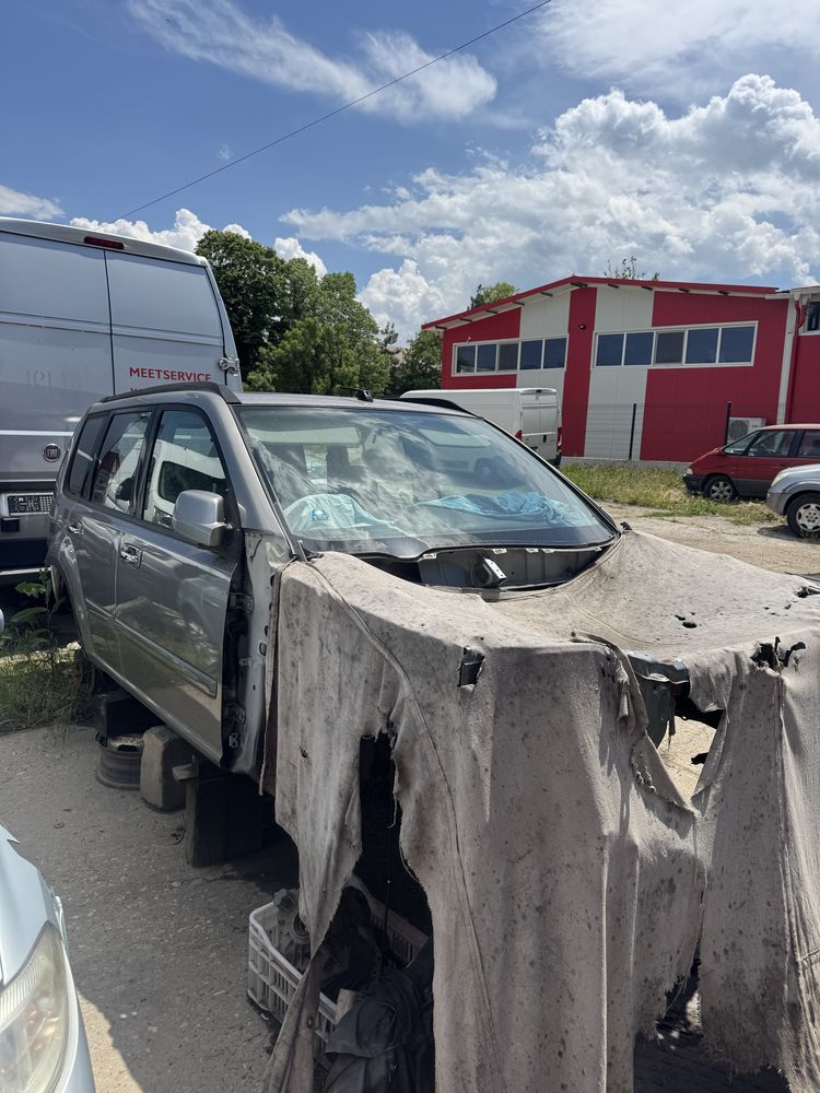 Nissan x trail на части.
