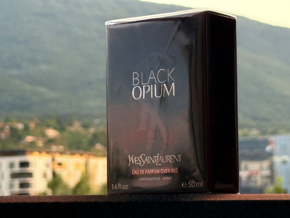 Black Opium Eau De Parfume OVER RED