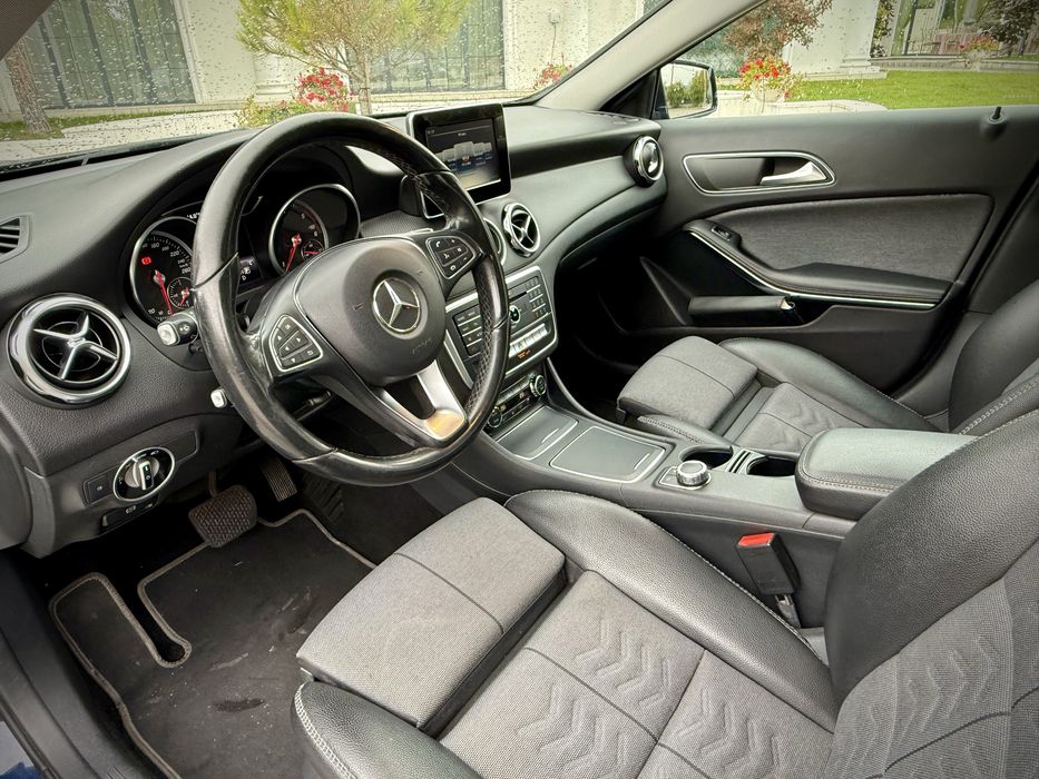 Mercedes GLA Facelift 180d Cutie Automata ! Garantie 12 Luni!