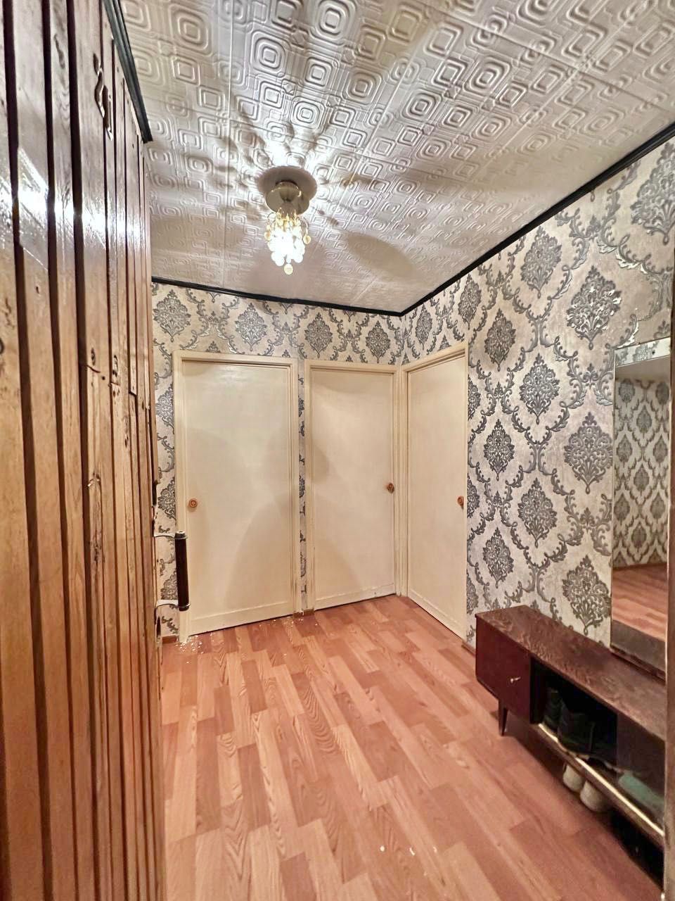 Срочно продается кв 3в4/3/5, кирпич, Чиланзар - 23, Книжный магазин