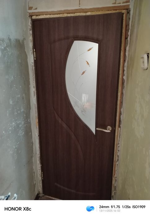 Продам межкомнатные двери по 5000т.т самовывоз