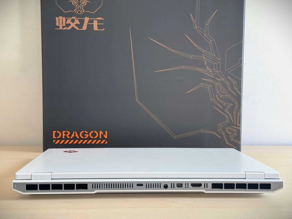 Бартер!МОЩЕН! 300hz/ 16 Ядрен Ryzen 9 / RTX 5060 / WQXGA