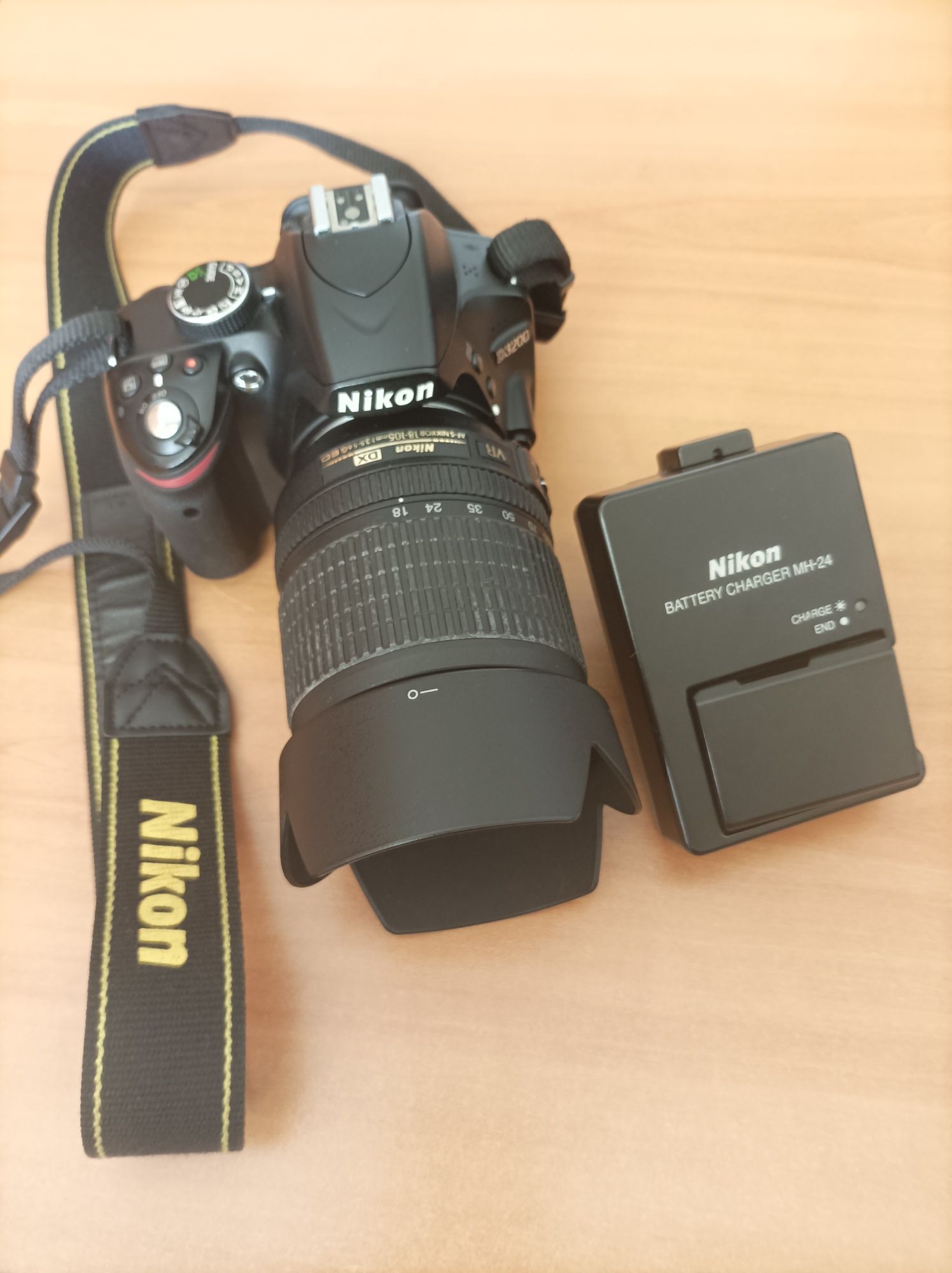 Nikon 3200 + обектив 18 -105 f/3,5-5,6G ED VR