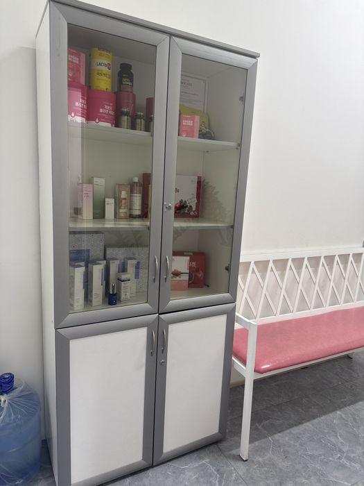 Шкаф в кабинет, в офис