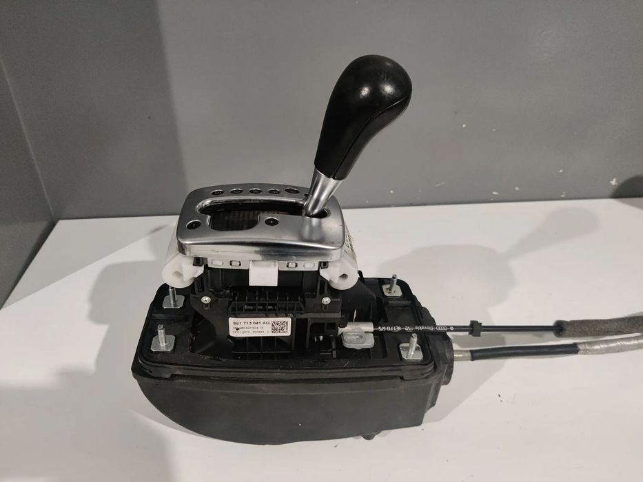Schimbator viteze Timonerie cutie viteze automata Seat Exeo Audi A4 B7 8E1713041AQ / 8E1713111AA