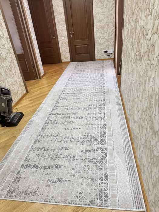 Ковер почти новый