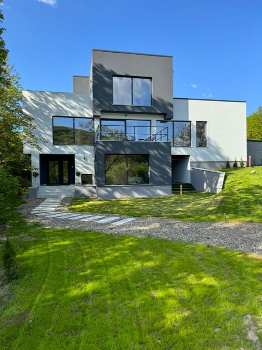 Casa NOUA moderna noua 6 dormitoare 7 bai complet mobilata