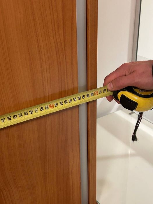 Dulap cu uși glisante din lemn 170x250x60 cm spațios, stare excelentă