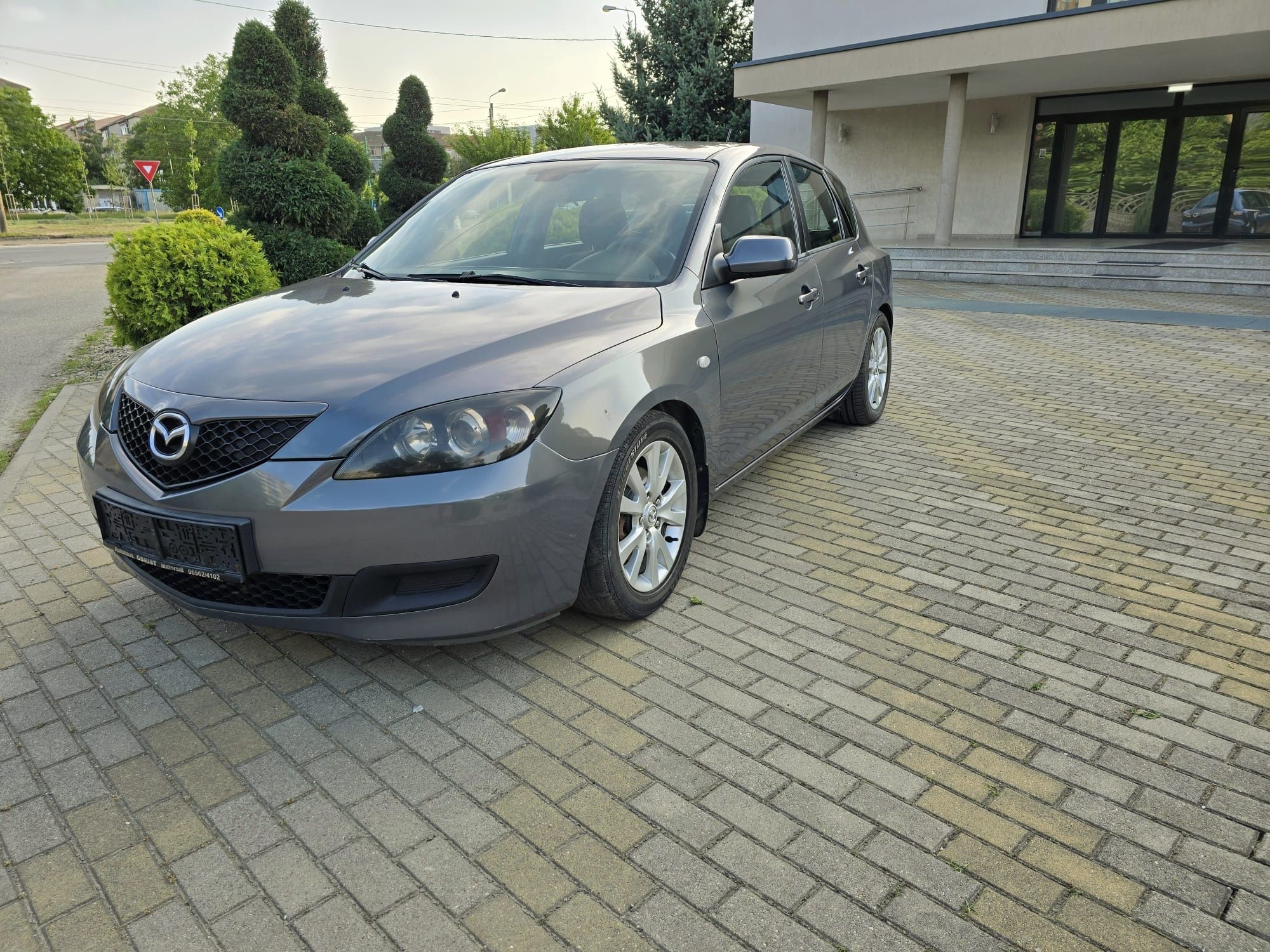 Vând Mazda 3 1.6