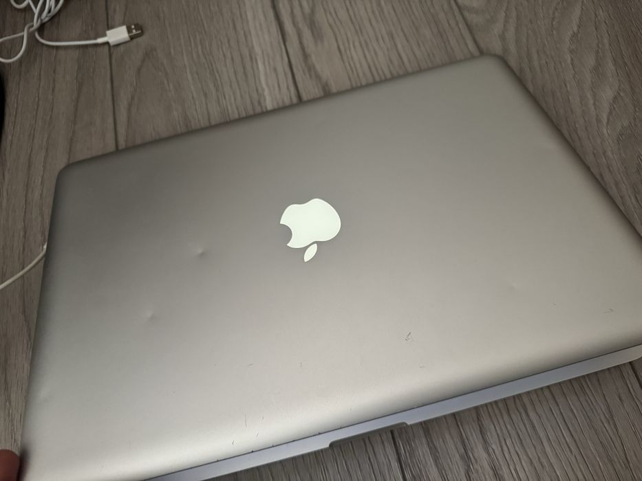 Macbook pro 15.4 inch i7, bateria defecta
