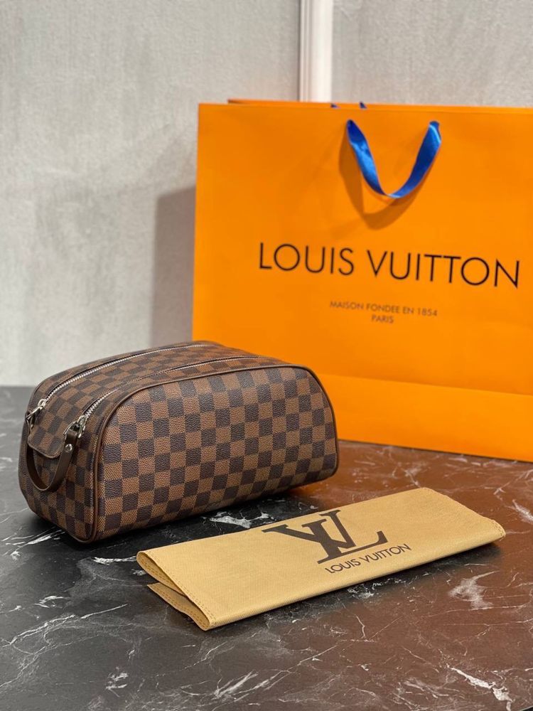 Несесер Louis Vuitton