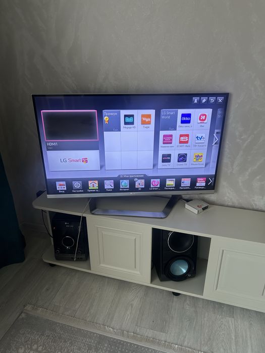 Телевизор lg смарт  в идеальном состоянии.