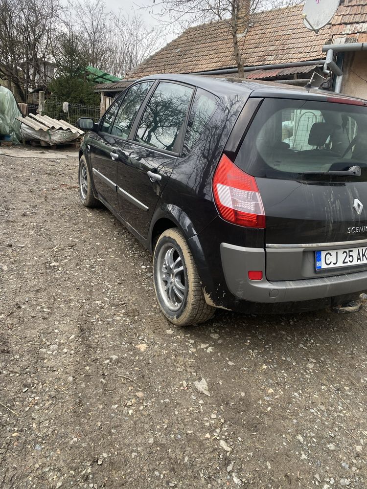 Vând renault scenic