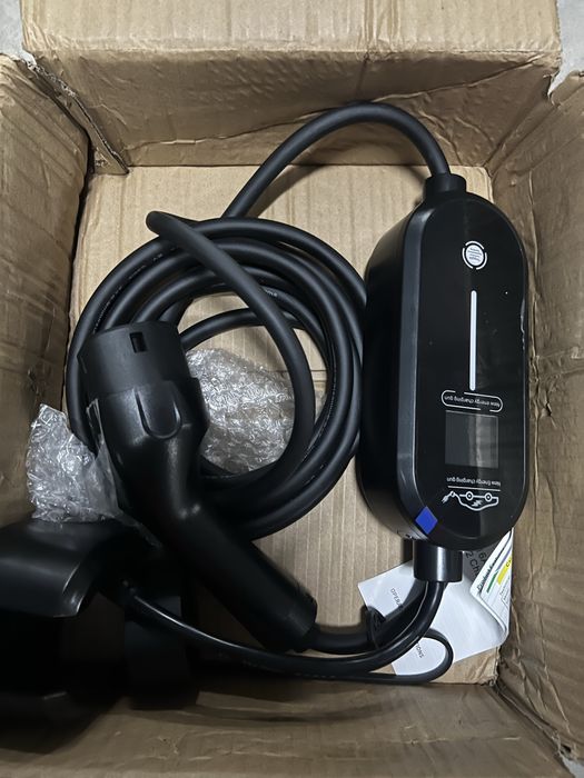 Продам зарядное устройство Type 2 220 Вт. Новое с чехлом.