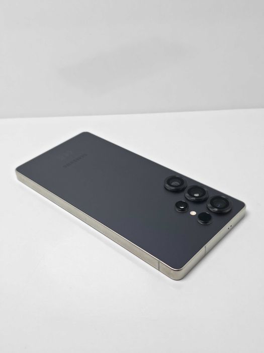 Samsung S25 Ultra 256GB Titanium Black•Гаранция