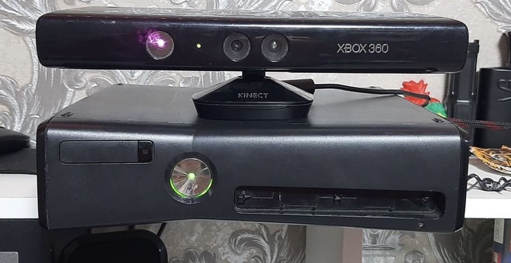 Продам Xbox 360.