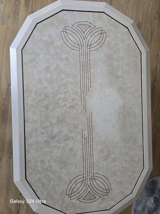 Canapea plus masuța in stare excelenta