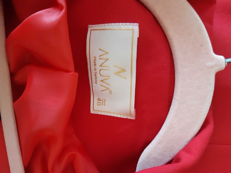 Костюм елегантен