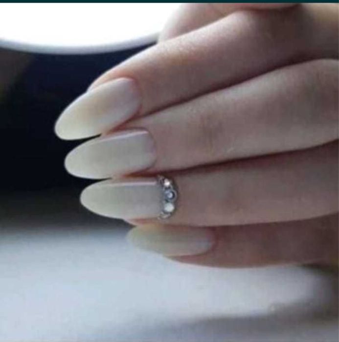 Акция маникюр и педикюр шугаринг