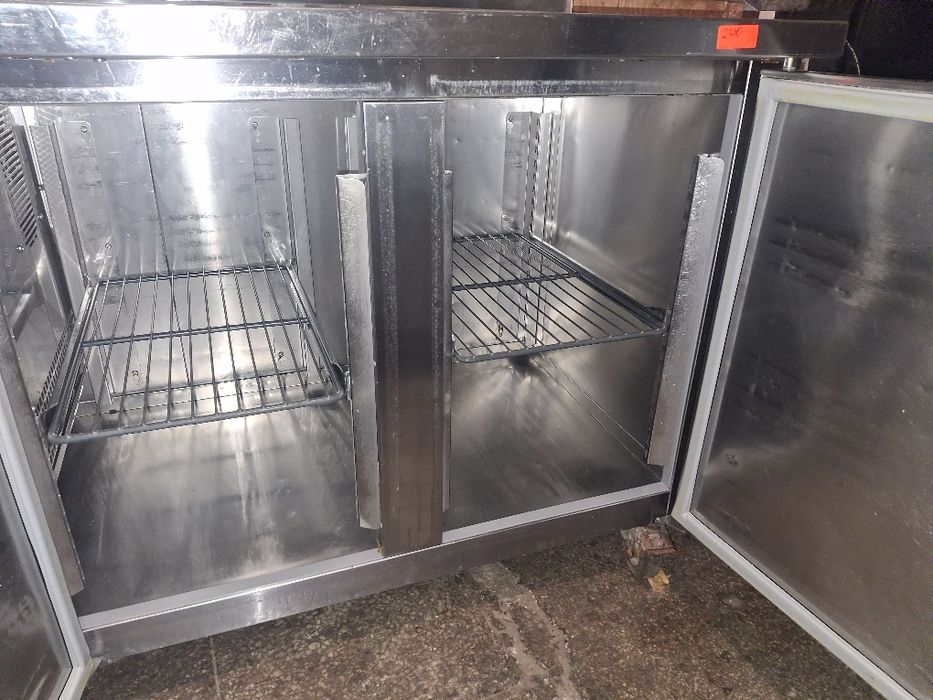 Хладилна маса средно температурна