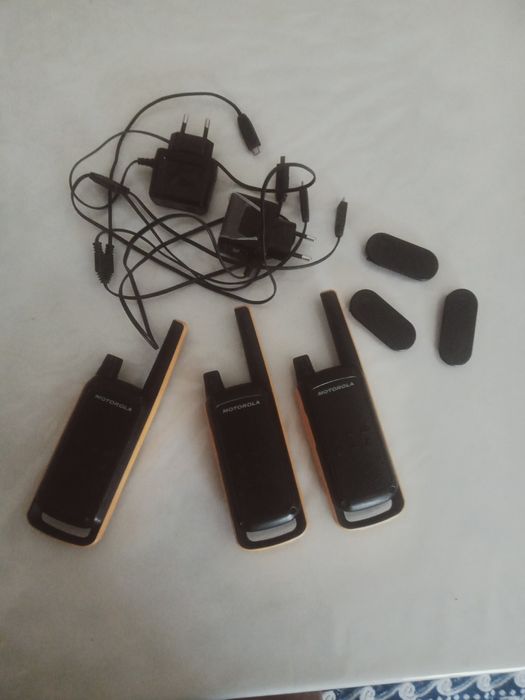 Motorola ratsiya sotiladi