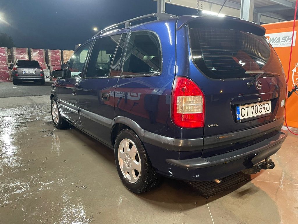 Proprietar vand opel zafira
