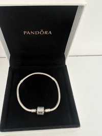 Bratara si charm Pandora