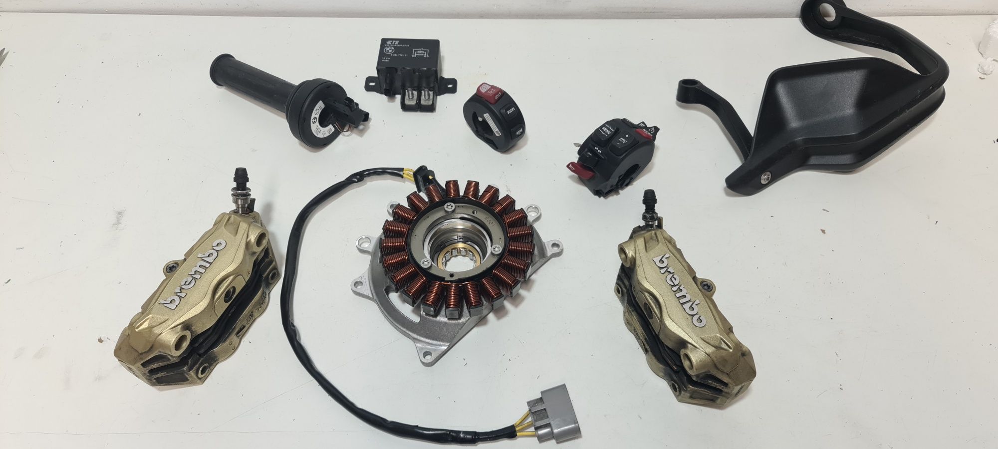 Etrieri Brembo Gold  BMW R1200GS R1250GS stator  bloc lumini mansoane