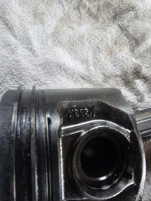 Piston motor 2.4 tdci cu biela Ford Transit 3 [Facelift] [2006 - 2014]