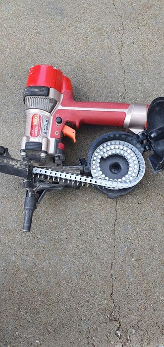 Pistol pneumatic cuie beton Max HN25C