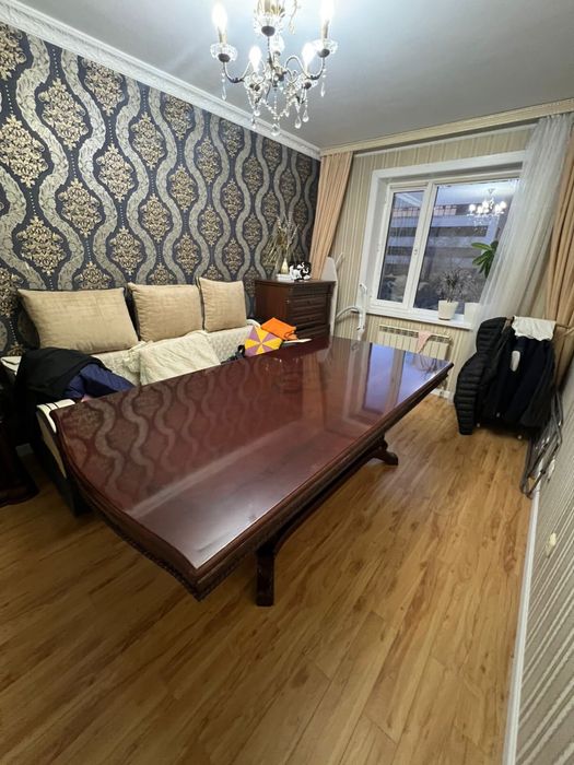 Продам стол деревяный