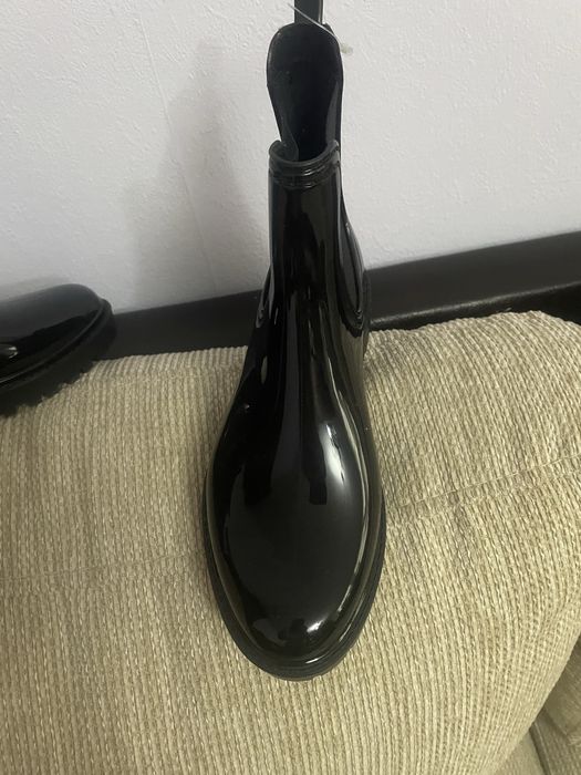 Нови гумени ботуши