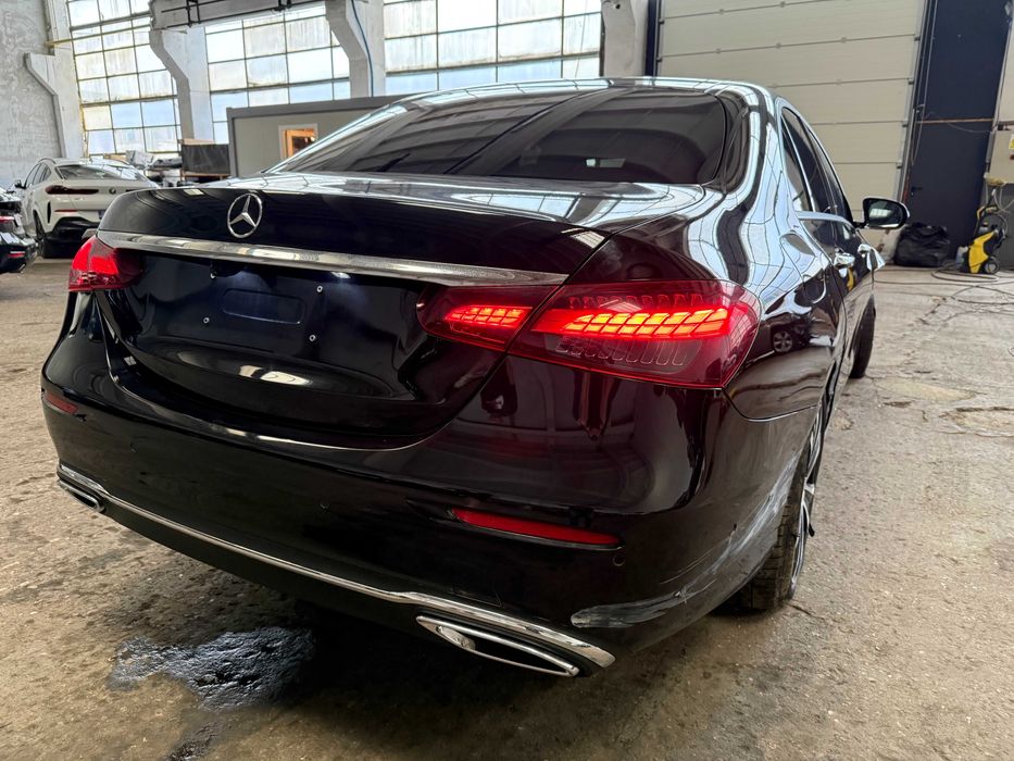 Mercedes E450 berlina avariat