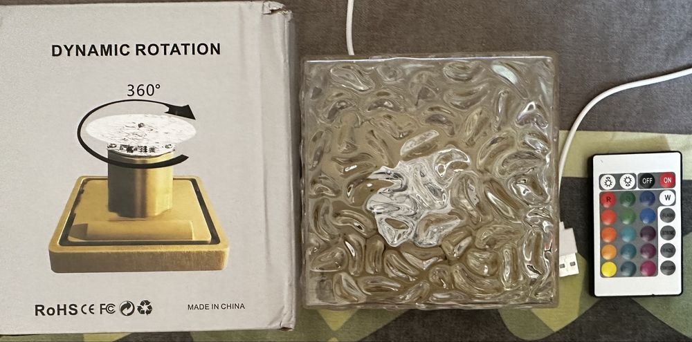 Lampa de veghe cu telecomanda