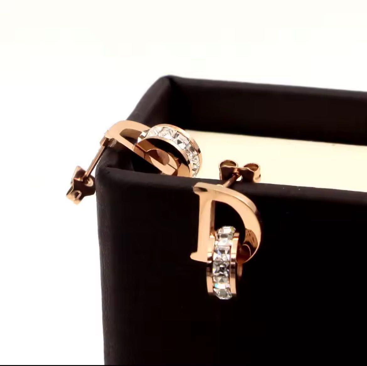 DIOR дамски обеци
